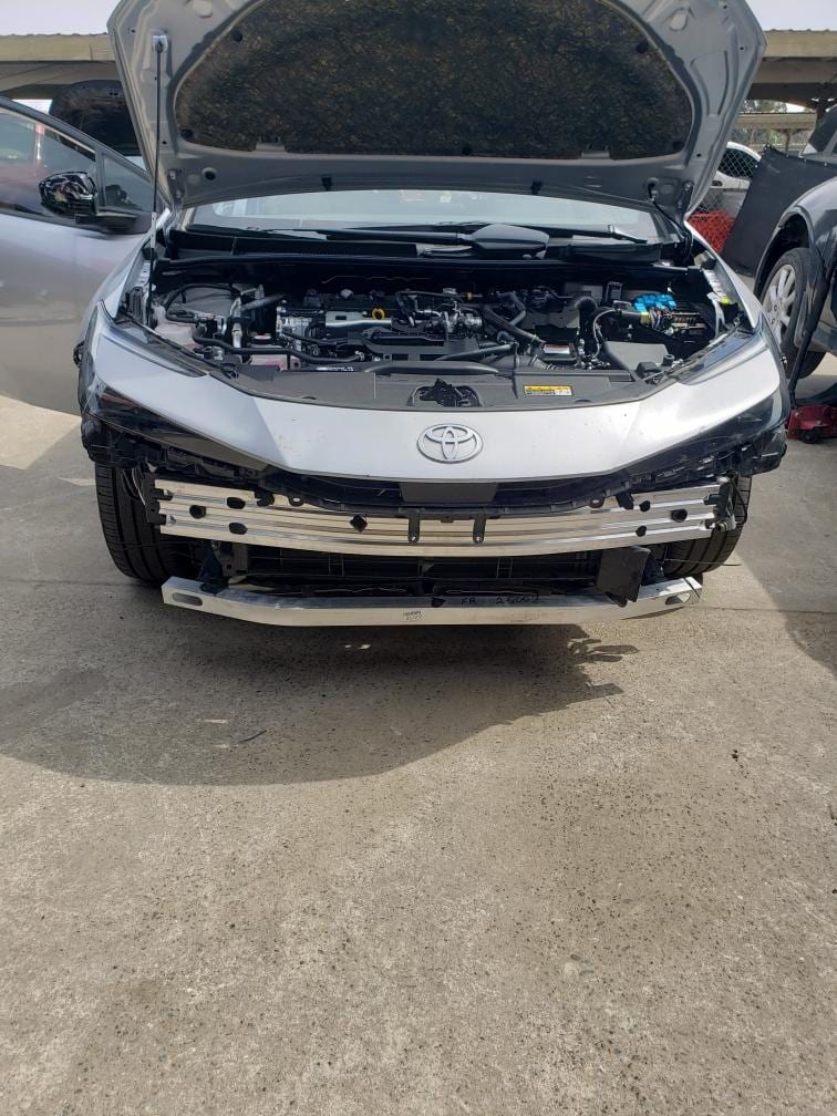 Toyota sedan front-bumper repair